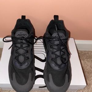 Nike air max 270 react black/oil